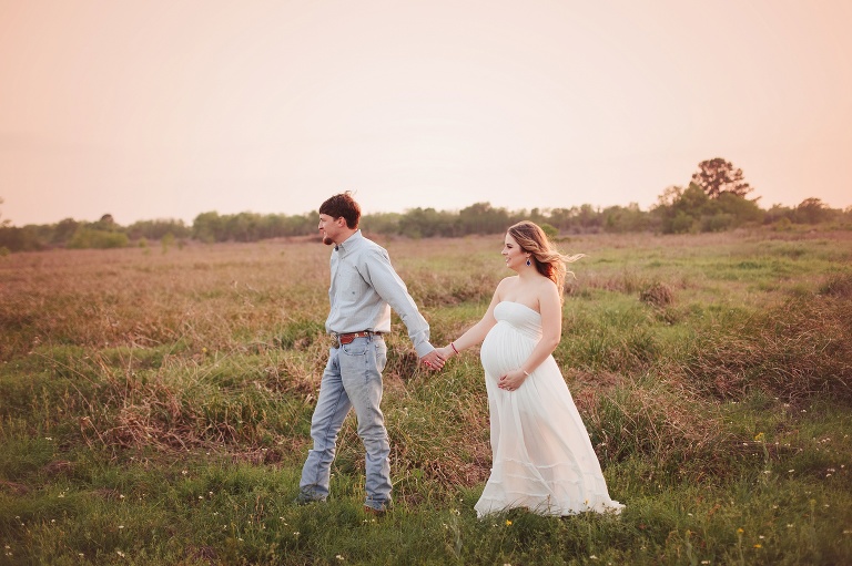 Best Maternity Photographer in Cypress TX